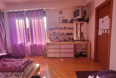 Casă cu 6 camere cu Piscina în Drumul Taberei
