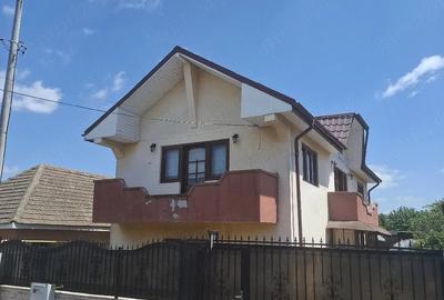 Casă cu 2 camere cu Teren 380 Mp în Romanești - 1