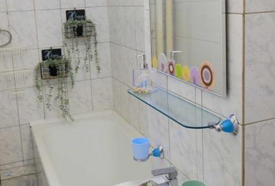 Apartament cu 3 camere semidecomandat în Soarelui