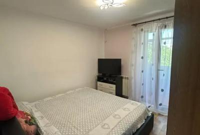 Apartament cu 3 camere semidecomandat în Craiovița Nouă - 3