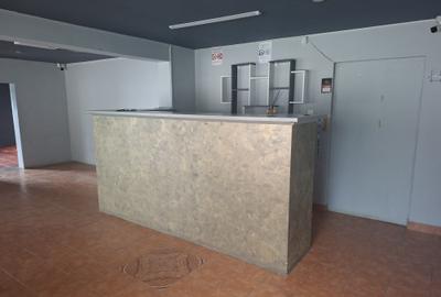 Spațiu comercial, de 85 mp, în Coșula