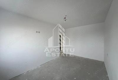Casă cu 4 camere cu Teren 180 Mp în Giarmata