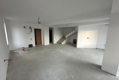 Duplex cu 4 camere cu Canalizare în Palazu Mare - 41
