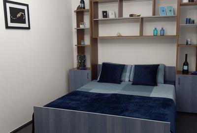 Apartament cu 3 camere semidecomandat în Tomis Nord