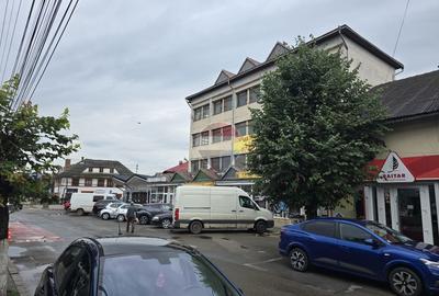 Spațiu comercial, de 1,330.5 mp, în Central