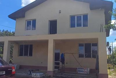 Casă cu 3 camere cu Teren 867 Mp în Central