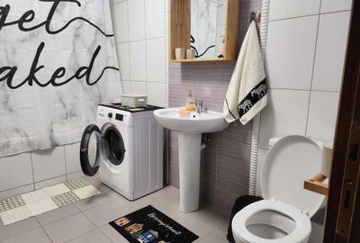 Apartament cu 2 camere decomandat în Vitan