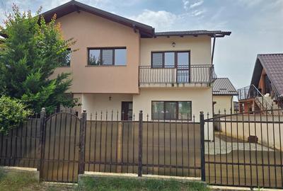 Duplex cu 4 camere cu Teren 250 Mp în Lunca Cetățuii