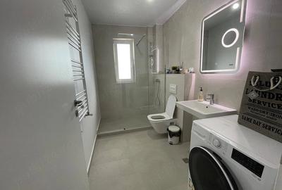 Apartament cu 2 camere decomandat în Noua