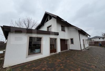 Casă individuală cu 6 camere cu Canalizare în Periferie