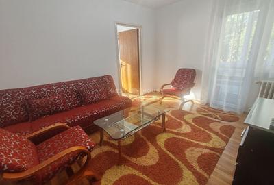Apartament cu 2 camere semidecomandat, mobilat în Rahova