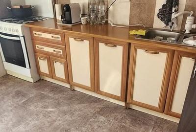 Casă cu 6 camere cu Teren 3160 Mp în Central - 2