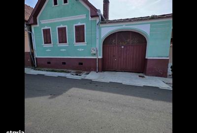 Casă cu 4 camere în Câlnic