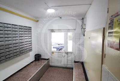 Apartament cu 2 camere decomandat în Titan