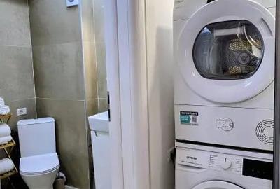 Apartament cu 3 camere decomandat în Parcul Carol