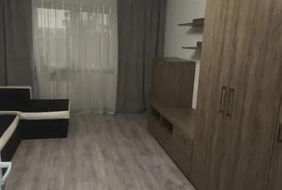 Garsonieră semidecomandată, mobilată în CET - 3