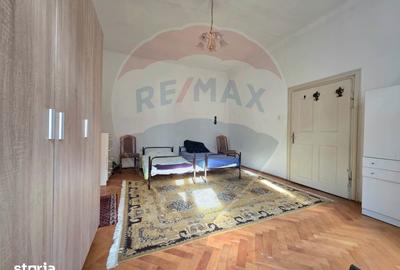 Casă cu 4 camere cu Teren 332 Mp în Ultracentral