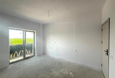 Apartament cu 4 camere decomandat în Turnișor - 3