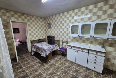 Casă individuală cu 7 camere cu Canalizare în Andronache - 9