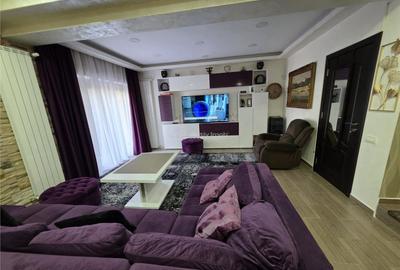 Casă cu 4 camere cu Teren 260 Mp în 1 Decembrie