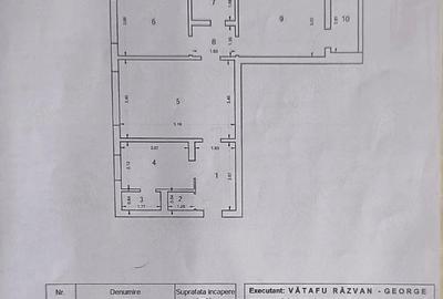 Apartament cu 3 camere semidecomandat în Berceni
