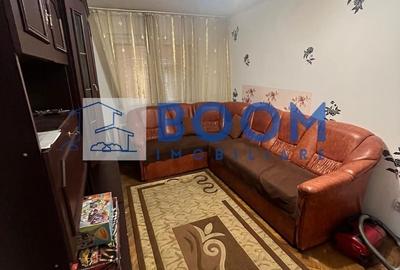 Apartament cu 3 camere semidecomandat în Ostroveni