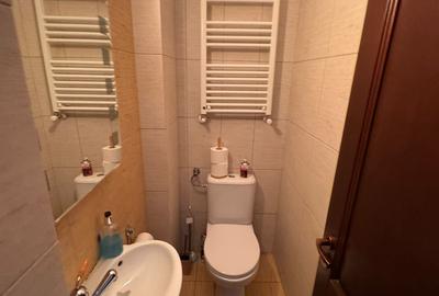 Casă cu 5 camere cu Teren 500 Mp în Domnești