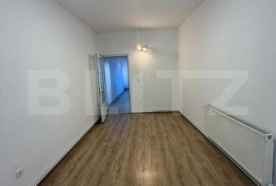 Spațiu comercial, de 40 mp, în Central