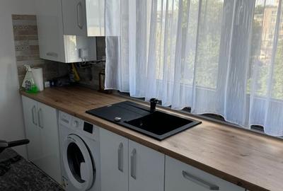Apartament cu 3 camere semidecomandat în Central - 2