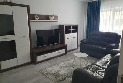 Apartament cu 3 camere decomandat, mobilat în Tomis Nord