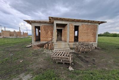 Casă individuală cu 4 camere cu Canalizare în Sânpetru - 3