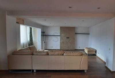 Apartament cu 3 camere decomandat în Decebal - 4
