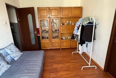 Apartament cu 2 camere semidecomandat, mobilat în 9 Mai