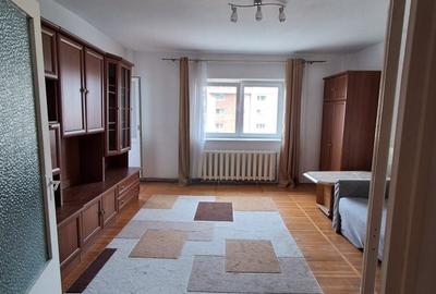 Garsonieră decomandată în Central - 7