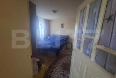 Casă cu 5 camere cu Teren 5800 Mp în Crângurile - 1