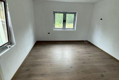 Casă cu 3 camere în Măderat - 2