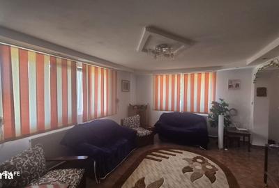 Casă cu 4 camere cu Teren 2000 Mp în Timișești