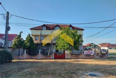 Casă individuală cu 7 camere cu Piscina în Fântânele - 1