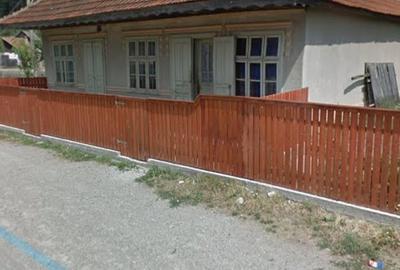Casă cu 5 camere cu Teren 1500 Mp în Palanca