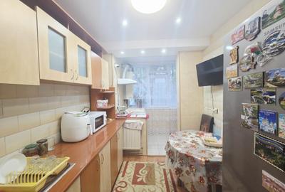 Apartament cu 3 camere semidecomandat în Țiglina 3