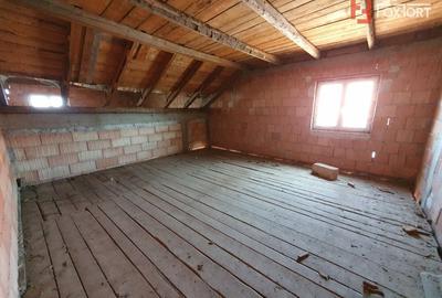 Duplex cu 6 camere cu Canalizare în Peciu Nou - 16