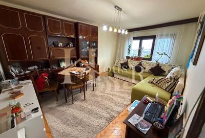 Apartament cu 3 camere decomandat în Steaua