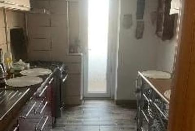 Apartament cu 2 camere decomandat în Km 4