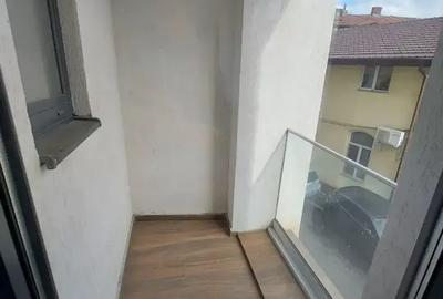 Apartament cu 3 camere decomandat în Eminescu - 9