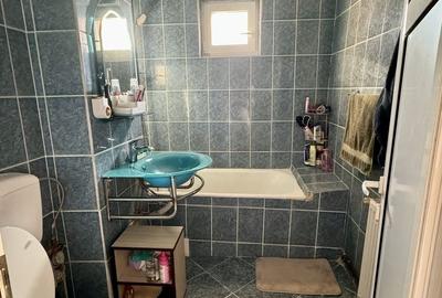 Apartament cu 4 camere decomandat în Prundu