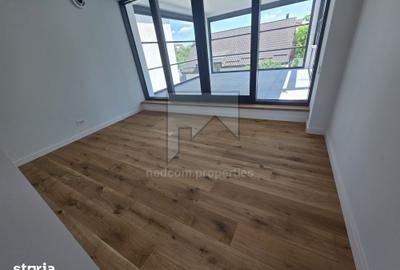 Casă cu 6 camere cu Teren 442 Mp în Băneasa
