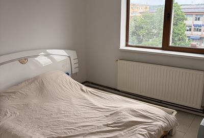 Apartament cu 3 camere decomandat în Central - 1