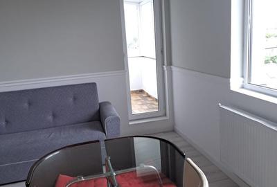 Apartament cu 2 camere decomandat în Domnești