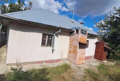 Casă cu 2 camere cu Teren 1000 Mp în Costuleni