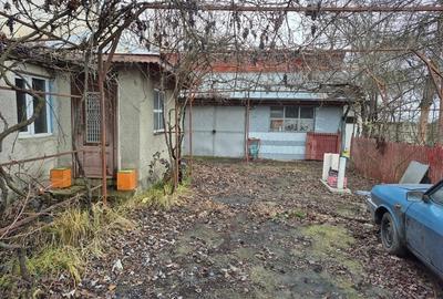 Casă cu 6 camere cu Teren 945 Mp în Frumușani